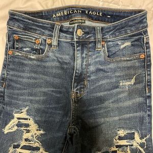 American Eagle Super Hi-Rise Ripped Jegging Size 2 Regular